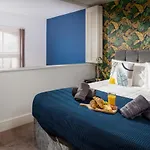Plymouth Central Duplex Apartment - Private Parking - Sleeps 6 - Habita Property
